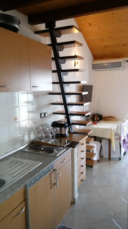 4 Roses Apartment 라브니 외부 사진